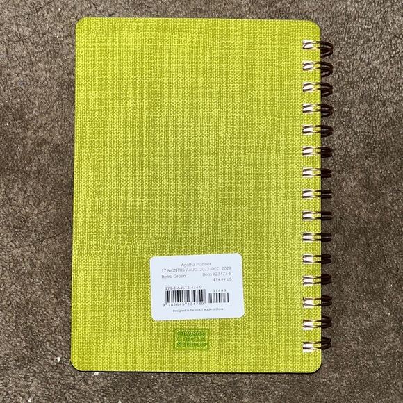 Brand New 2023 Weekly Planner - Picture 2 of 4